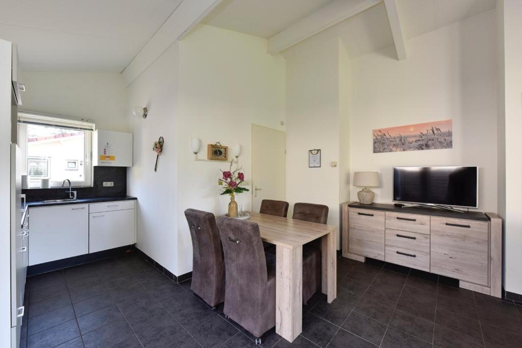 Villa Huinerhofje 3 Vrijstaand op privépark aan bosrand Putten Exterior foto